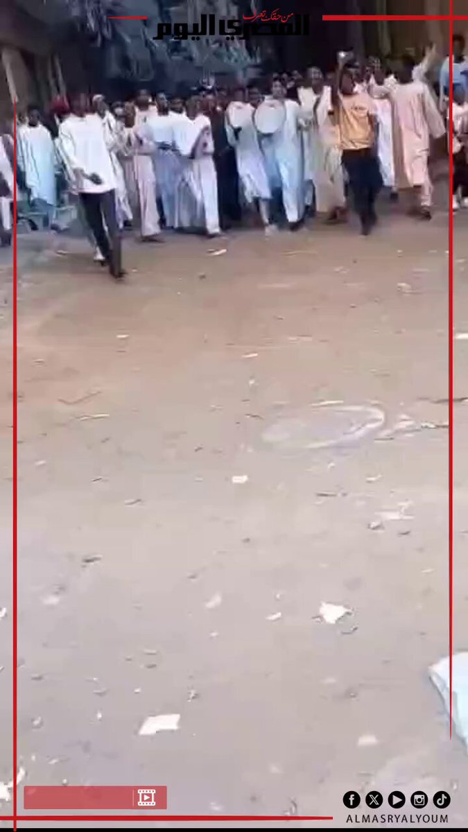 احتفال الأشقاء السودانيين بثاني أيام عيد الأضحى في شارع 8 بالمعمورة بالإسكندرية. متابعة: محمود طه 
