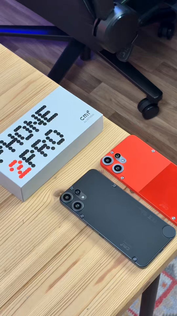 تتفق معي أنّ CMF Phone 2 Pro أفضل هاتف في الفئة الإقتصادية؟. الجوال متوفر في جرير وفكرته مختلف عن بقية الهواتف في التصميم والتقنيات بل حتى الاكسسوارات! وش رايكم؟ #تقنية 
