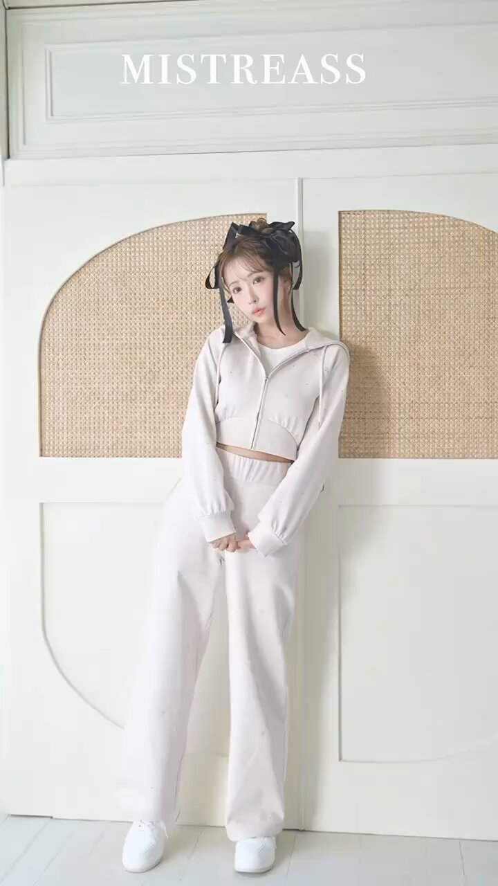 【美品✨️】MISTREASS スウェットセットアップ❣️【早期配送⭕️】 美品人気】MISTREASS スウェットセットアップ