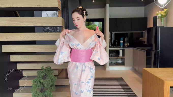 Watch SweetieFox | NSFW 18+ | OF 0.01%'s leaked NSFW video on TwXstars