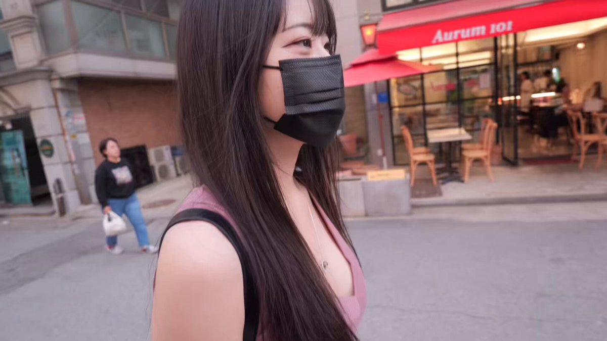 Video oleh @SeoulDoll_KR