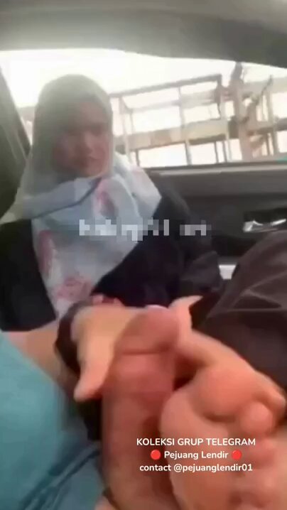 Ngewe Ibu Guru Hijab Di Mobil