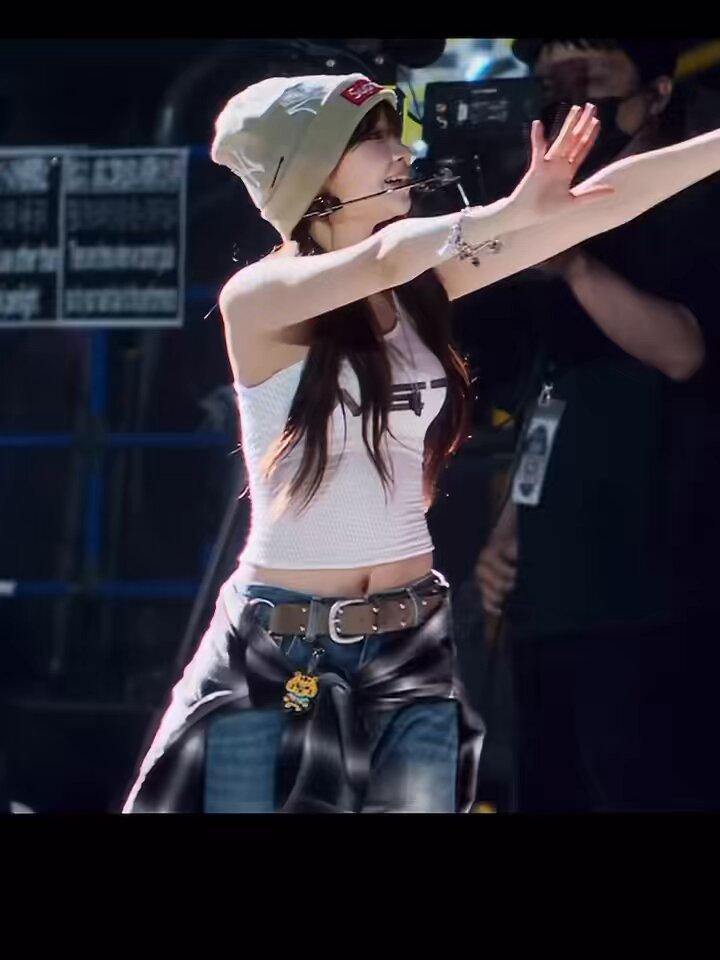 きむち в X: „230519 【HQ】 #르세라핌 #LESSERAFIM #ル