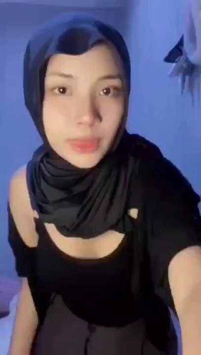 VIRAL!!! Chella dini hijab hitam mau colmek