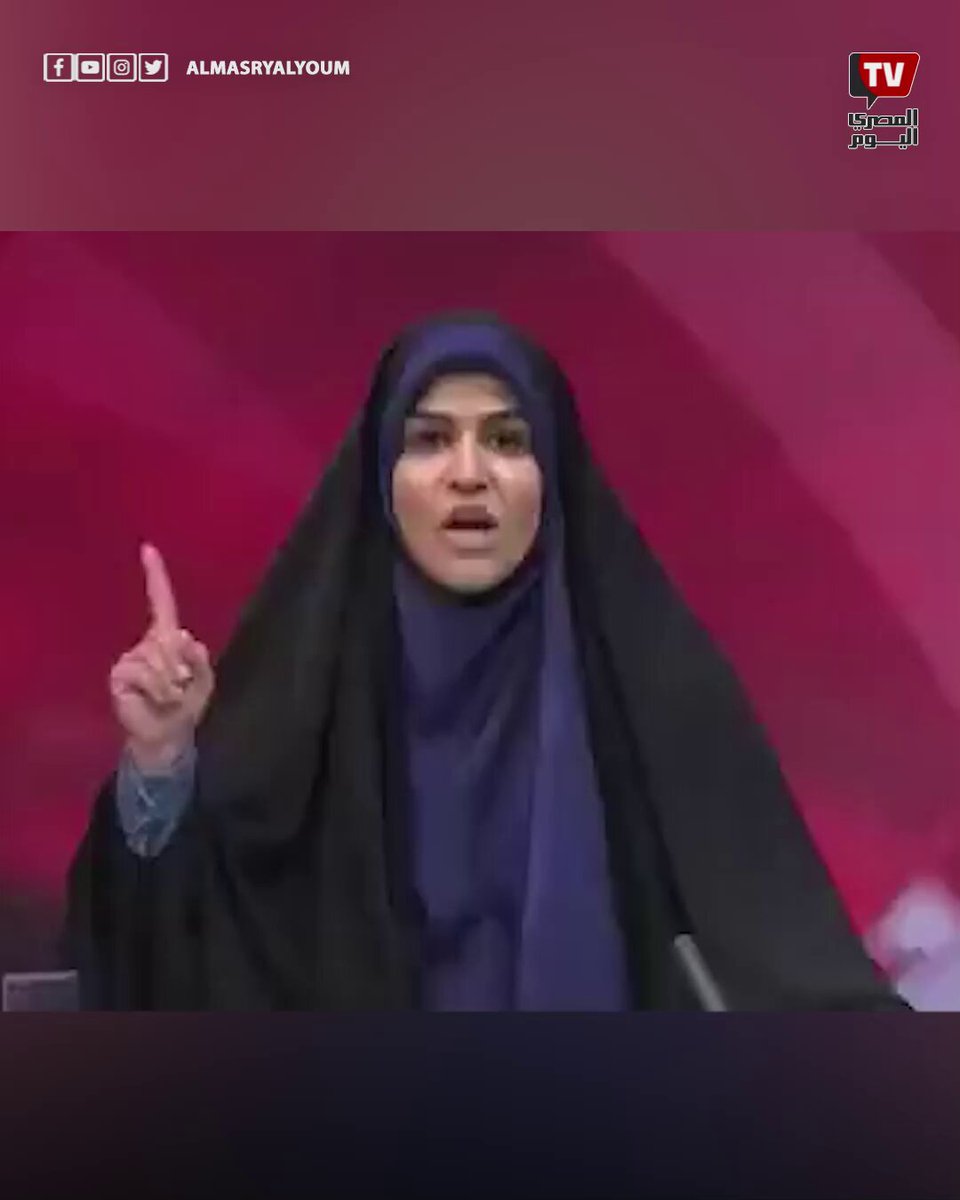 لحظة استهداف التلفزيون الإيراني على الهواء مباشرة والمذيعة تفر 