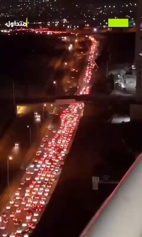 فيديو | تزامناً مع منشور ترمب حول إخلاء طهران «فوراً».. نزوح جماعي للسكان مع اشتداد القصف الإسرائيلي على العاصمة الإيرانية. للاطلاع على 
