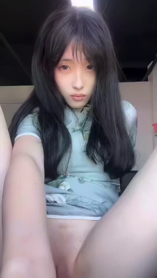 트위터-왁싱한 보지 보여주면서 유혹하는 미녀 - 딸플릭스
