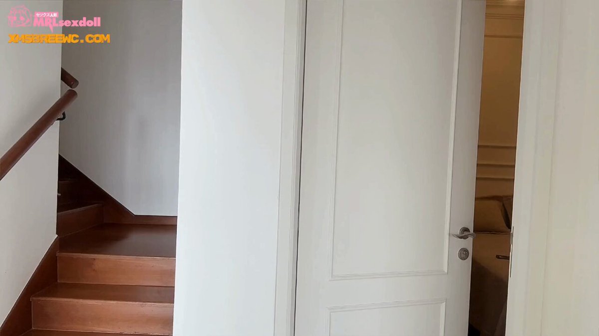 ketahuan sama adek masuk kamar nya gara2 liat mainan baru nya ehhh 