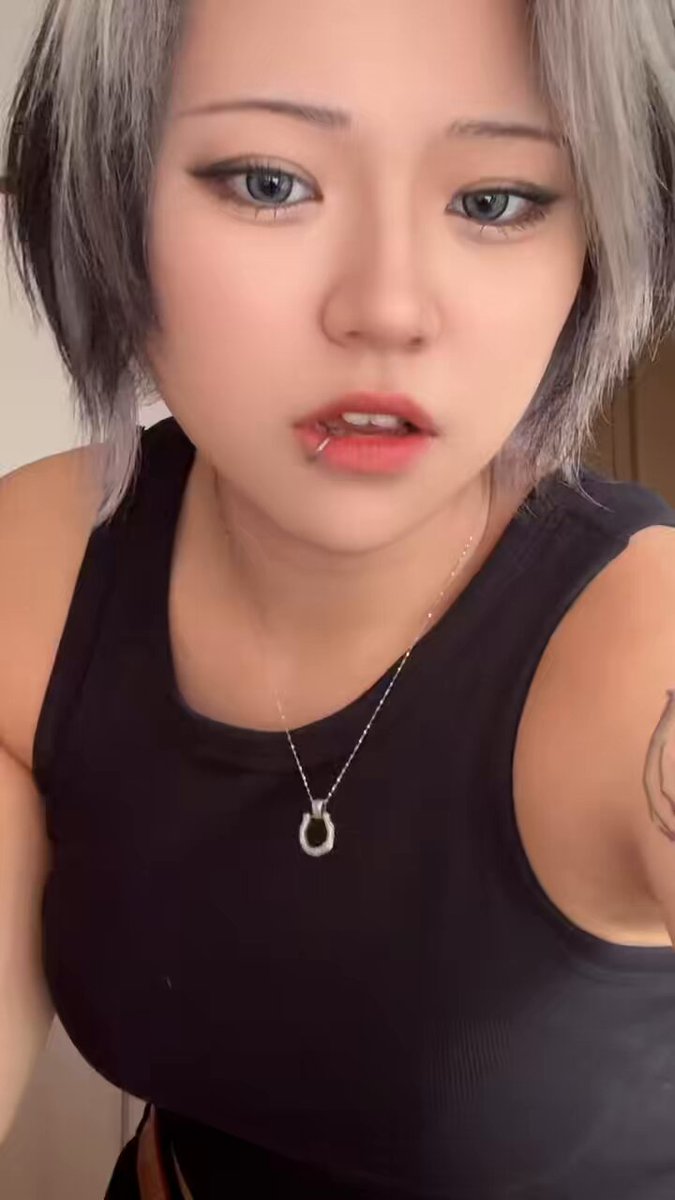 Video oleh @sin_pi_sin