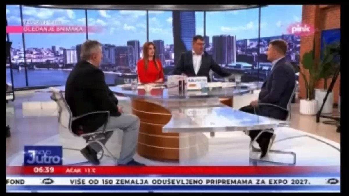 Tweet media