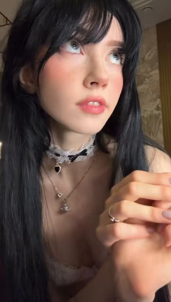 Video by @YourSmallDoll3