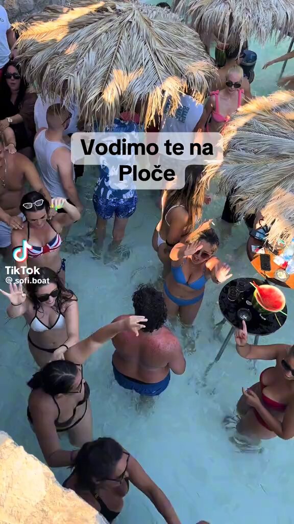 Tweet media