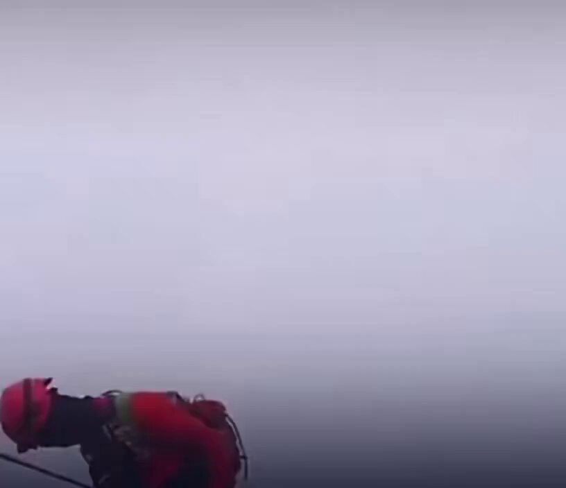 [爆卦] 巴西女跌落印尼火山受困第四天 救援失敗