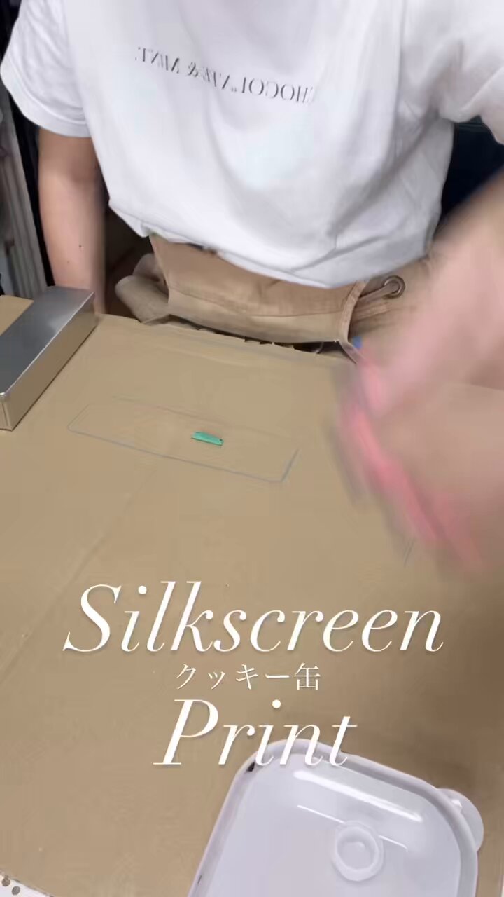 私物お菓子缶、棚から全部出して見ました❣️断捨離のススメ