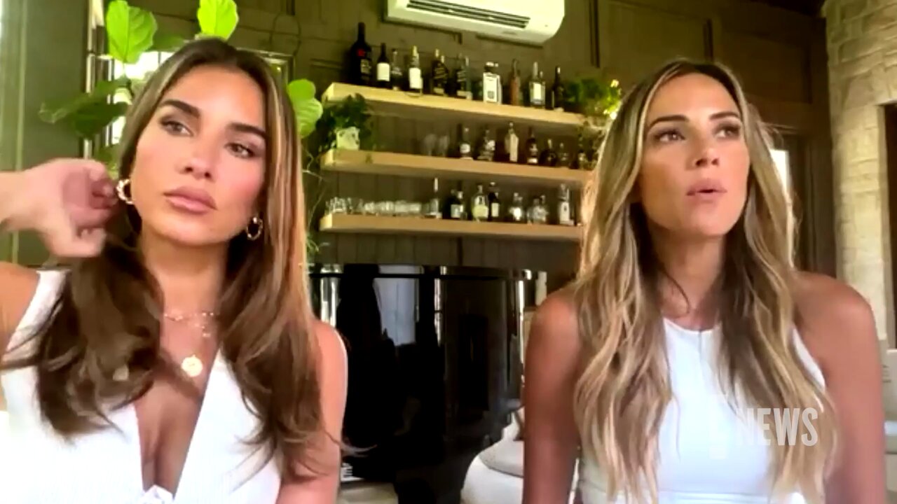 E! News on X: "How Jessie James Decker Helped Jana Kramer Block Out Online  Trolls: https://t.co/kl6blYuevq https://t.co/gxxsApPf3j" / X
