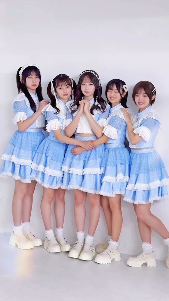 loon chuu summer package 今月の少女 チュウ トレカ ♡ loona scans on X: 