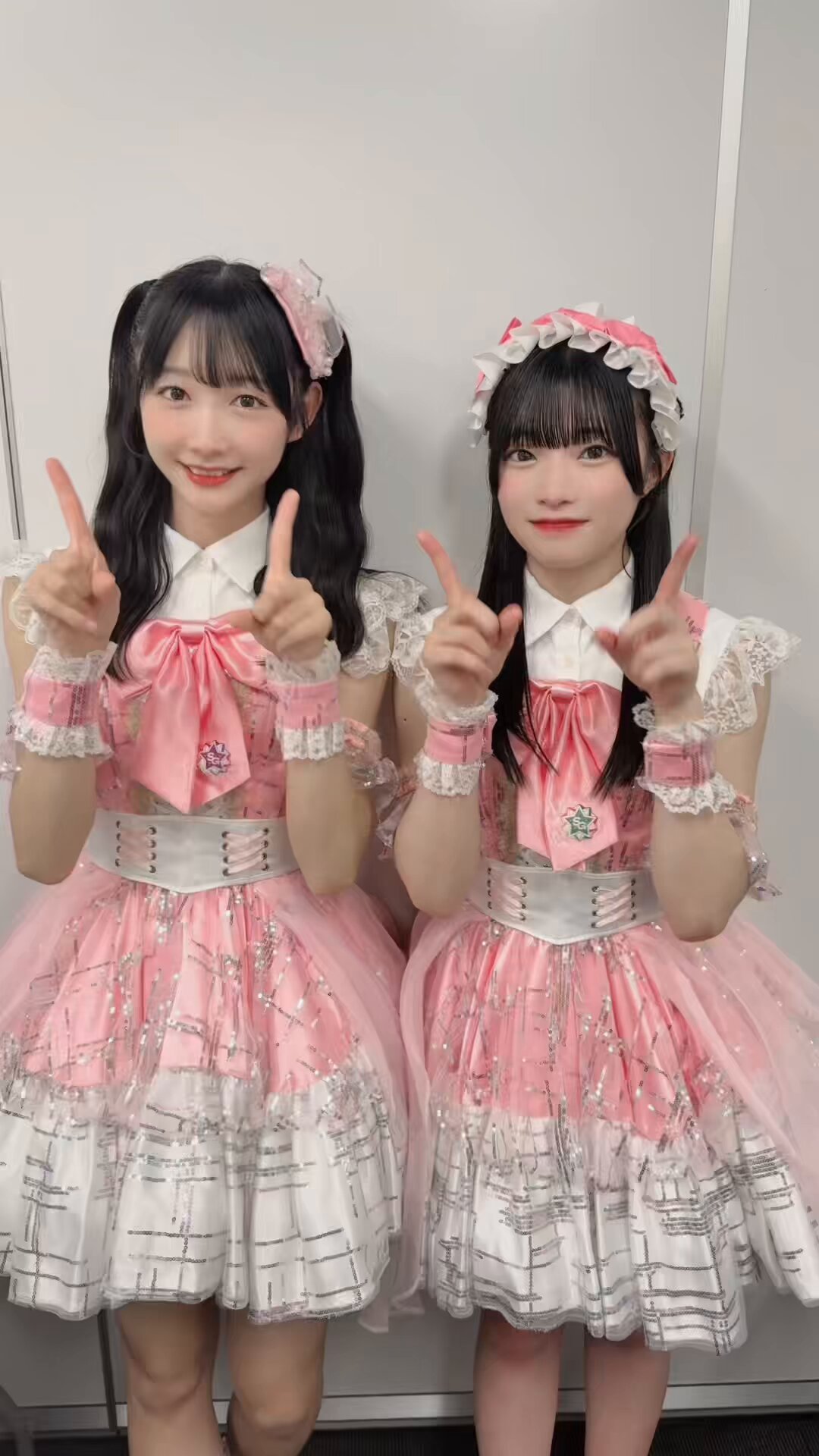 あやな⑅◡̈⃝ 夜の外は気持ちよすぎ🤍 3枚目は珍しい満面の笑み🤭笑 みんな