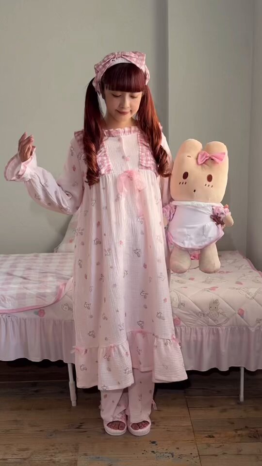 青木美沙子さん パジャマ２着 青木美沙子さん パジャマ2着 しまむら×青木美沙子ちゃんコラボ