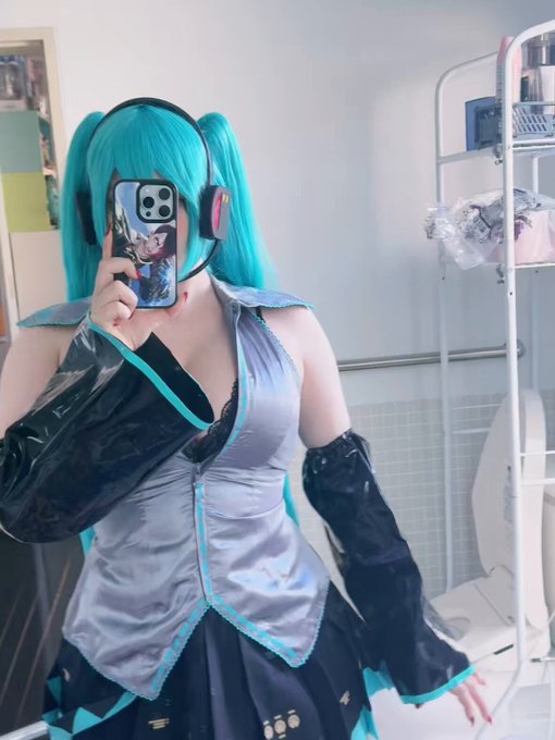 Twitterのコスプレ動画6