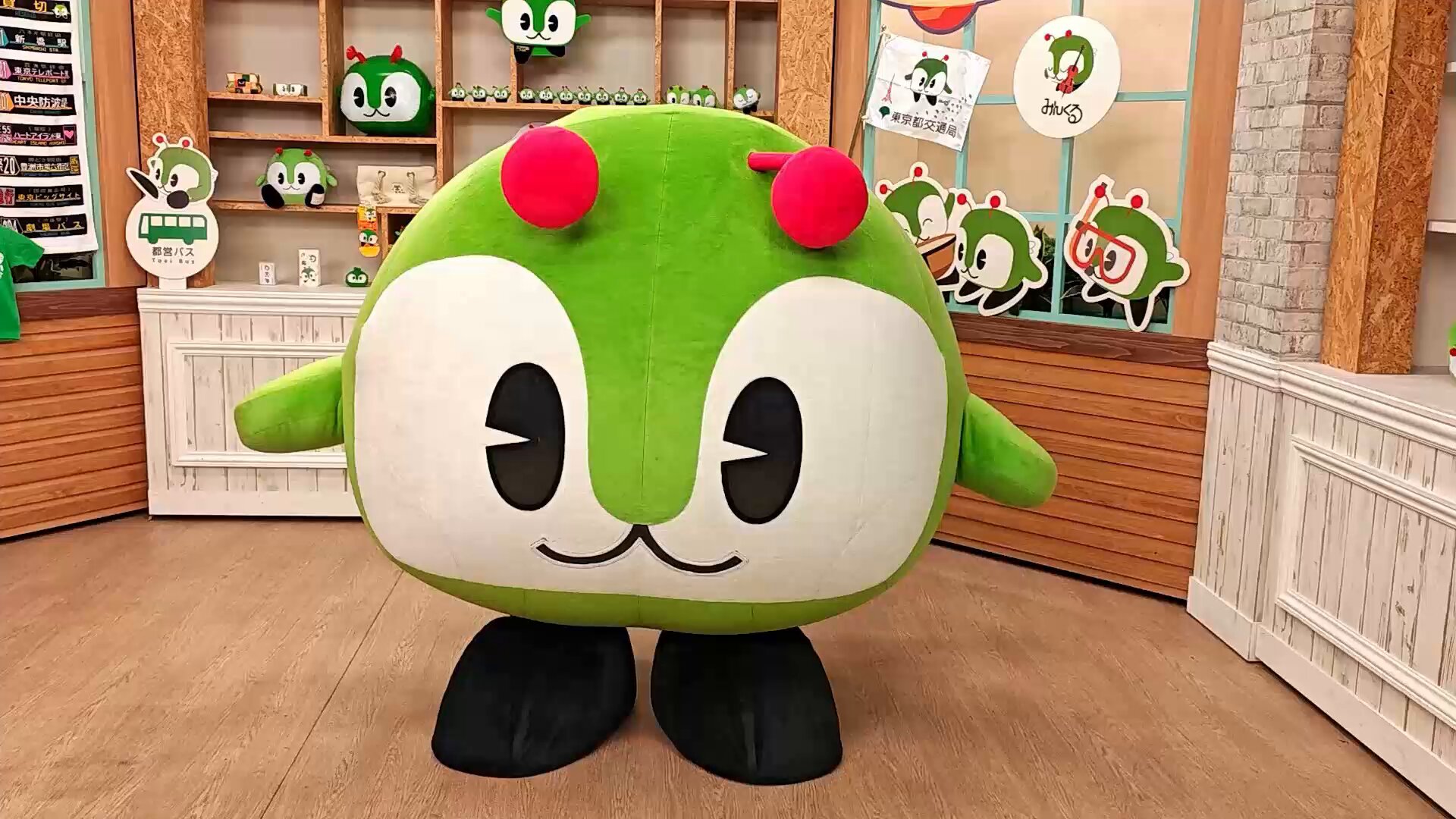 みんくる 大きな ぬいぐるみ ねむる 寝姿 15周年 都営バス Yahoo!オークション - 都営バス みんくる 15周年記念 ぬいぐる
