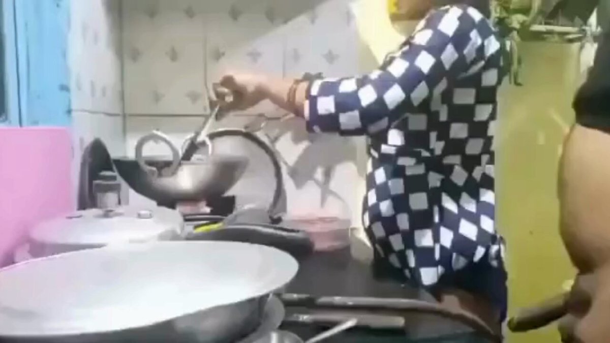 Lagi masak pun jadi terus