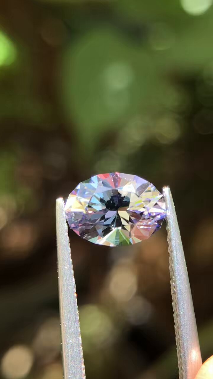 マルチカラールチルクォーツ 【和名・針水晶｜産地・ブラジル