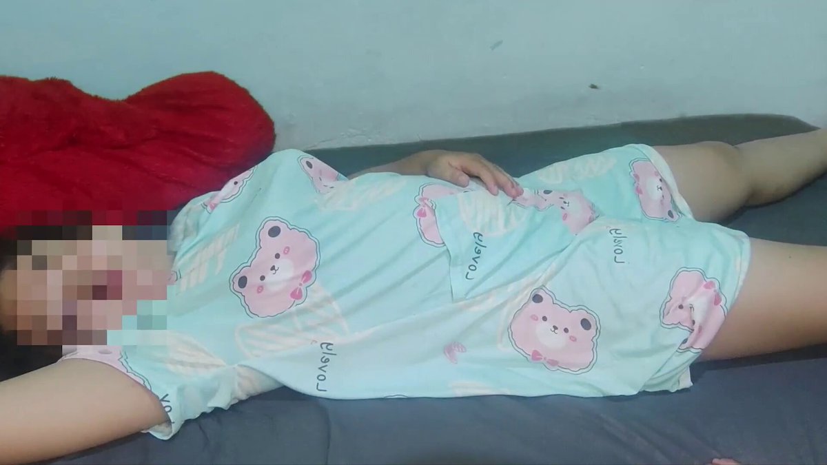 gaya istri saat nungguin tetangga buat dikontolin malam ini