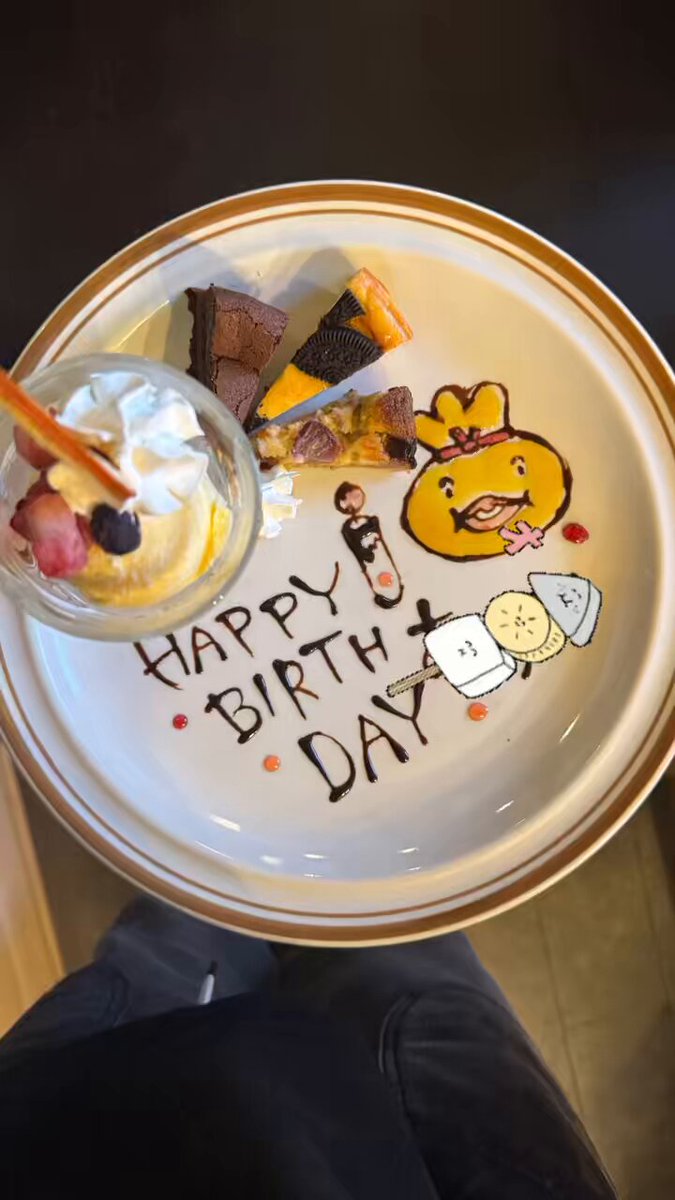 ♡お誕生日プレート♡ 【⑦ぎらぎら】 こんにちは 高倉町珈琲あきる野店です☕️ 先日、お誕生日の方へ