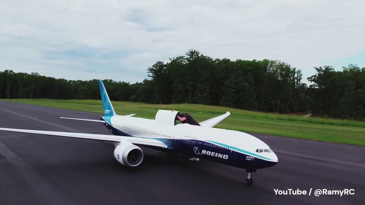 SuperM ラッピング飛行機　ボーイング777 exo nct wayv 模型 SuperM ラッピング飛行機 ボーイング777 exo nct wayv 模型 模型