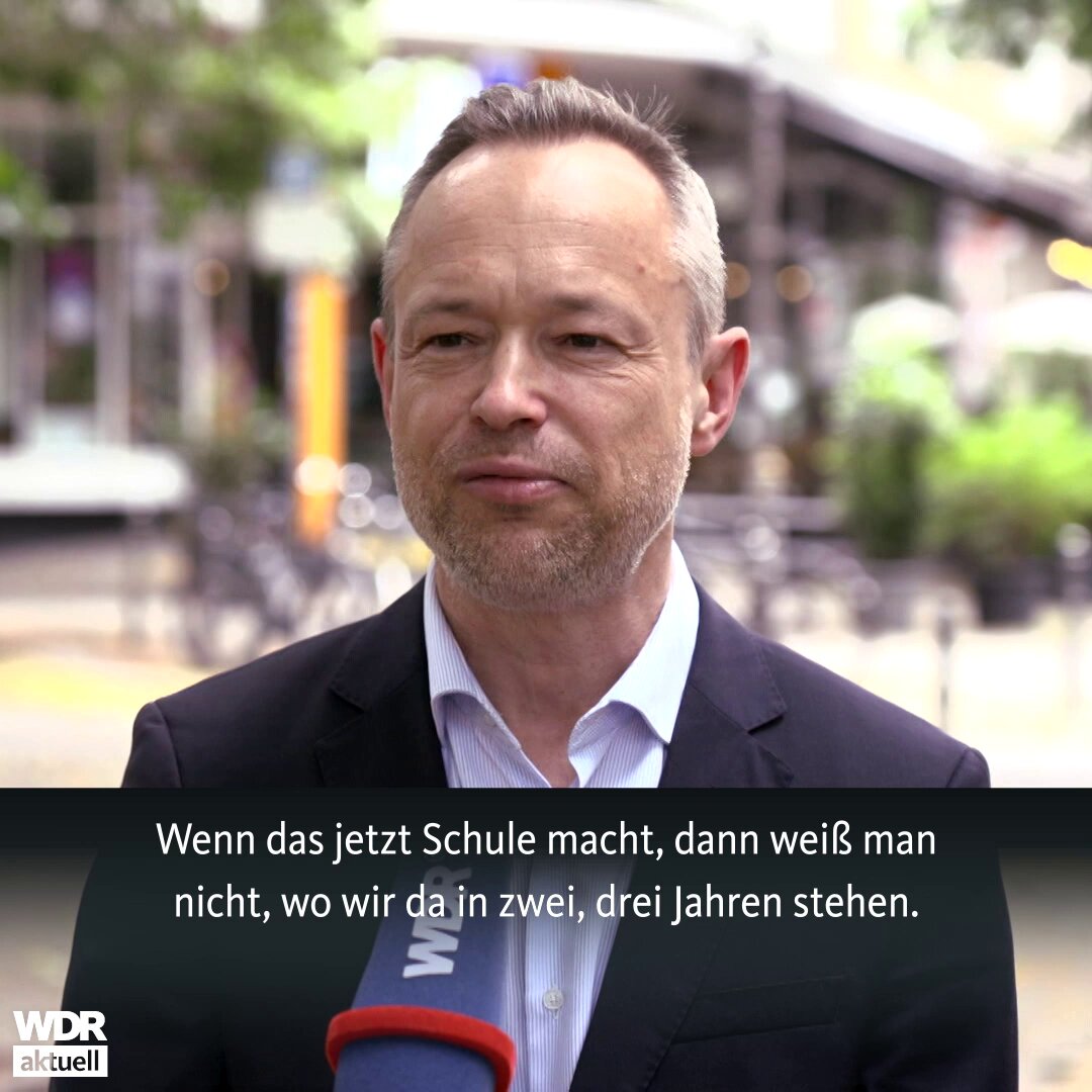 Tweet media