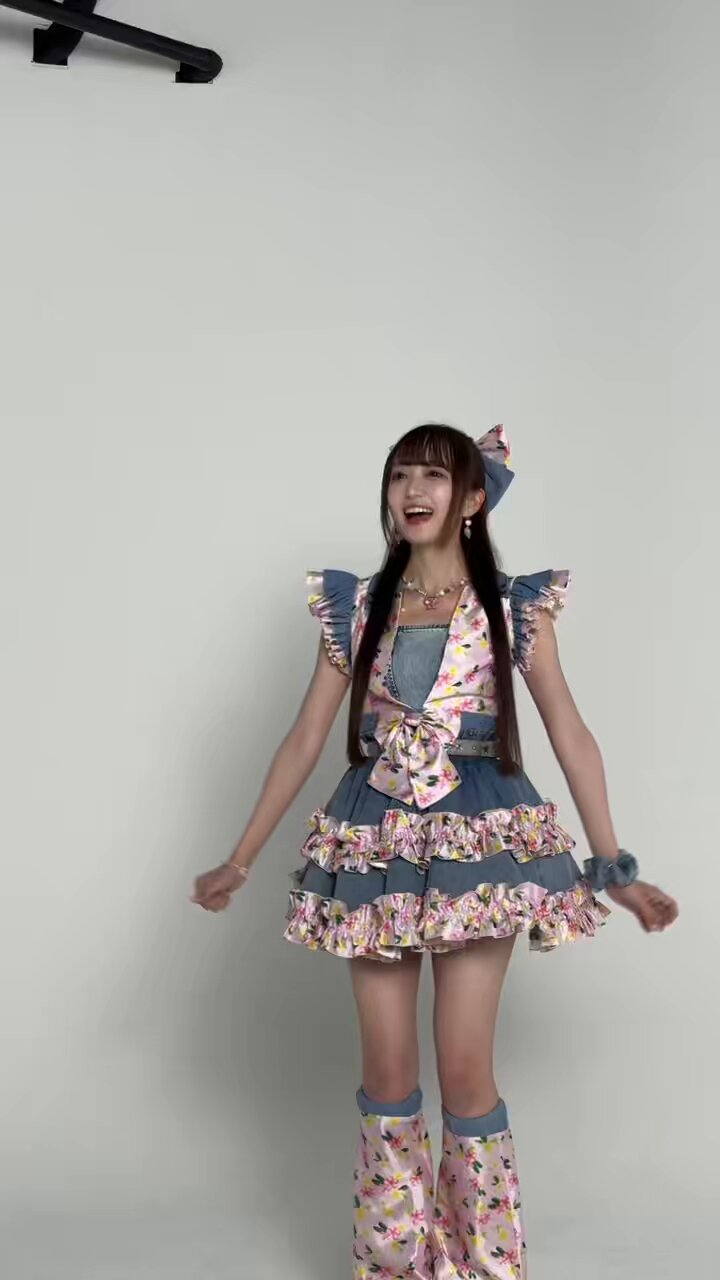 完売商品　ラフラフ　日比野芽奈　アクリルスタンド　黒衣装　100億点 Amazon.co.jp: ラフラフ 日比野芽奈 アクリルスタンド 黒衣装