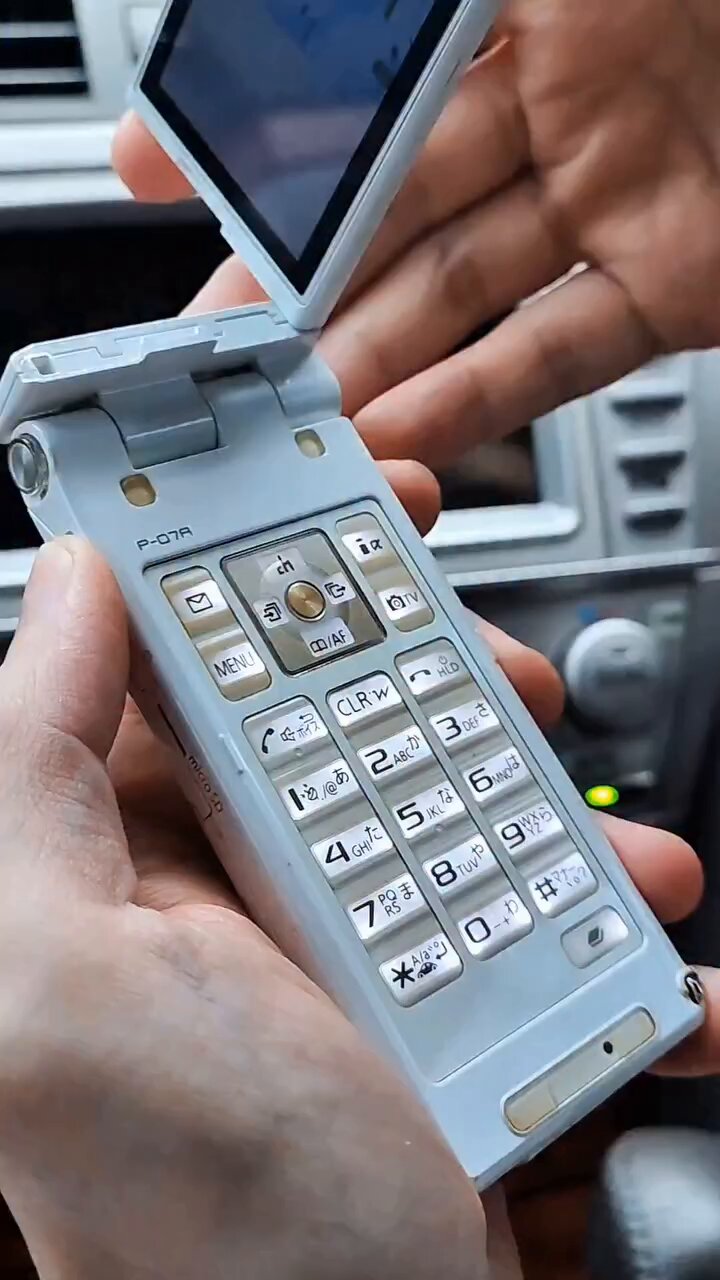 March on X: "PANASONIC VIERA K-TAI P-07A JAPAN'S TOP FLIP PHONE DESIGN OF  2009 https://t.co/ofGE0QVm2L" / X