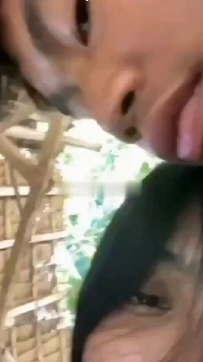 ngentot pacar di belakang pos