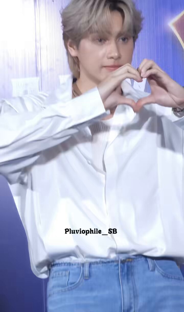 Beli 💜🦋 | ᴬᵘʳᵃˡⁱˢ 🌌💫 (@TzSibel) / X