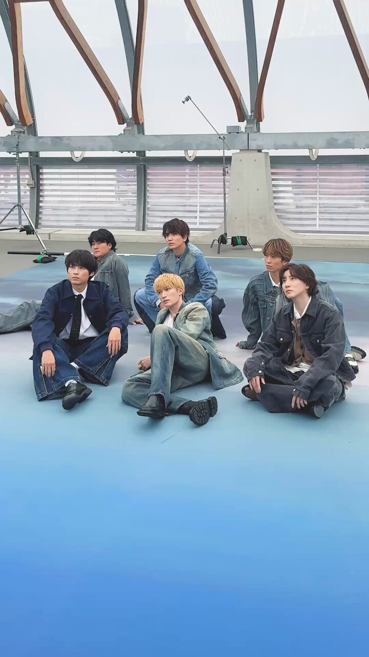 SixTONES | ファミクラストア オンライン