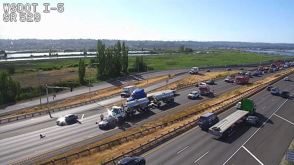ACTUALIZACIÓN: Una colisión en NB I-5 al sur de
