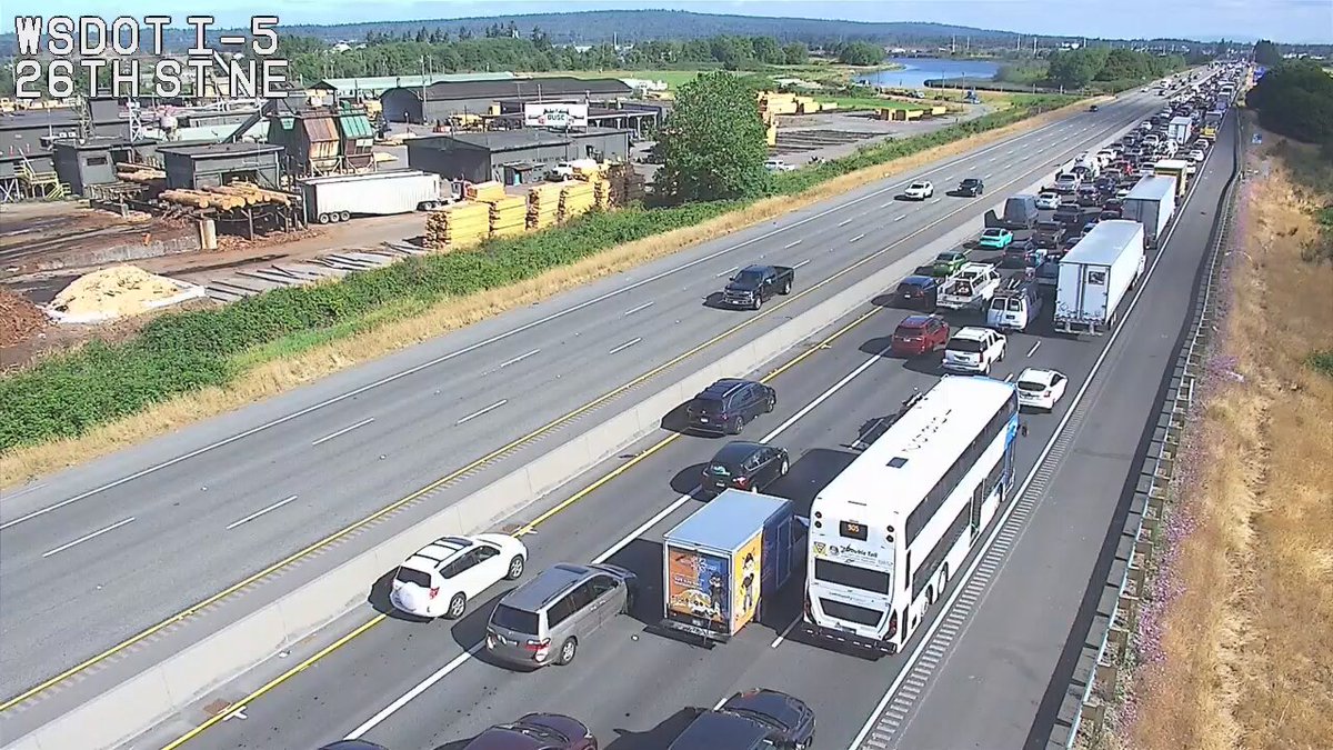 Limpiado: la colisión en NB I-5 al sur de SR 528