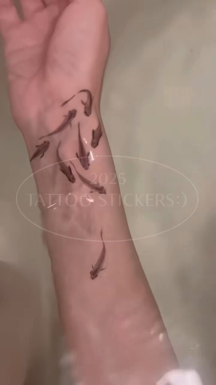 水墨画✦手描き✦烏賊と貝✦額付き ART SHOP KAGOYA | ストリートファイニャー | Instagram