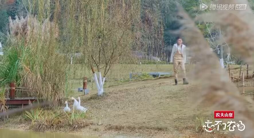誰かと同じで 素晴らしいぐらいなら 誰とも ちがって 素晴らしくないほうが 千 石元丈晴 (Takeharu Ishimoto) – Ooparts - JP (NEO Mix) Lyrics