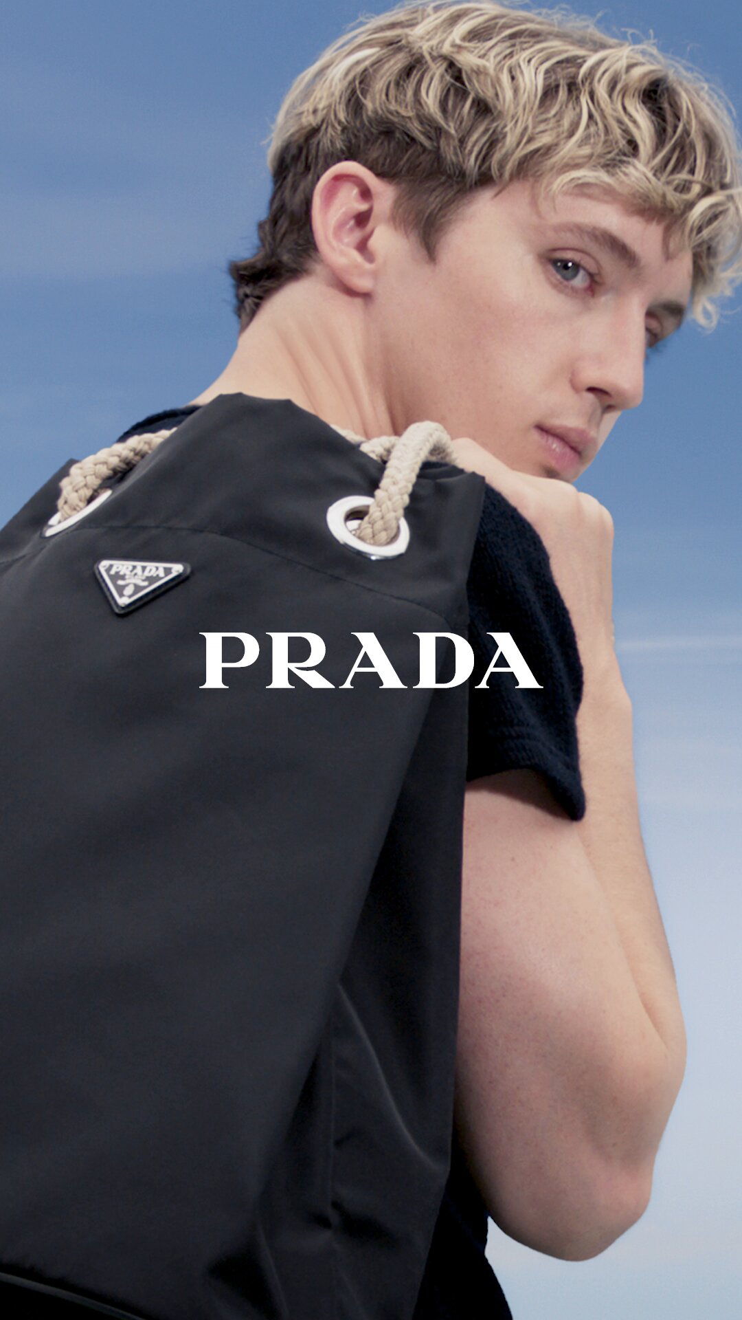 数量限定！EXPRESS便可◎ PRADA フーディ プルオーバー 新品】PRADA プルオーバーパーカー トレーナー フード