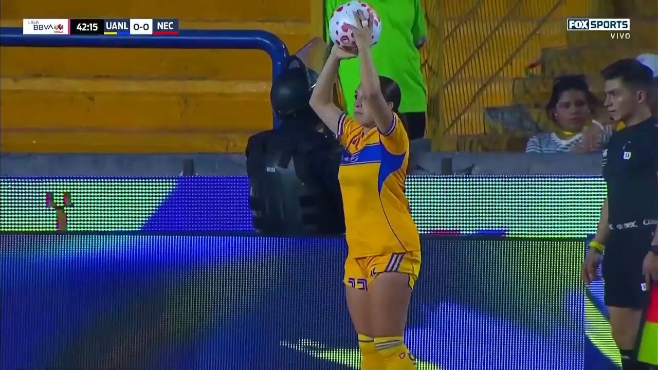 Así pone Ovalle en ventaja a las locales tras un buen servicio de Aaliyah Farmer