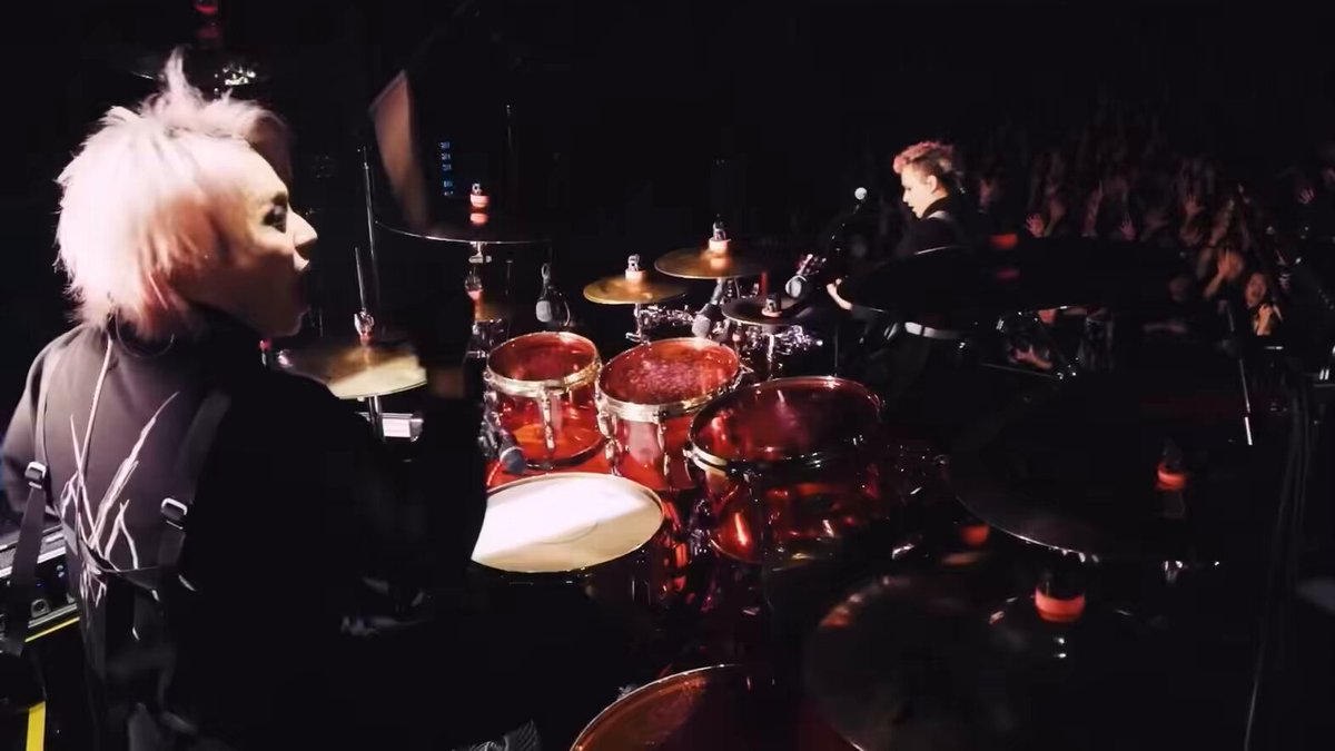 アート・デザイン・音楽 tsuyoshi TSUYOSHI🤘🫥🤘 (@TsuyoshiIkedo) / X