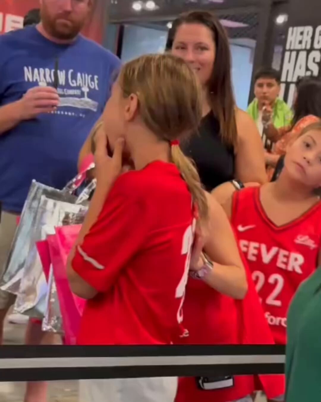 Indiana Fever on X: "this young fan was in SHOCK after meeting Lexie Hull  🥹 https://t.co/Lavc8ZX9a7" / X