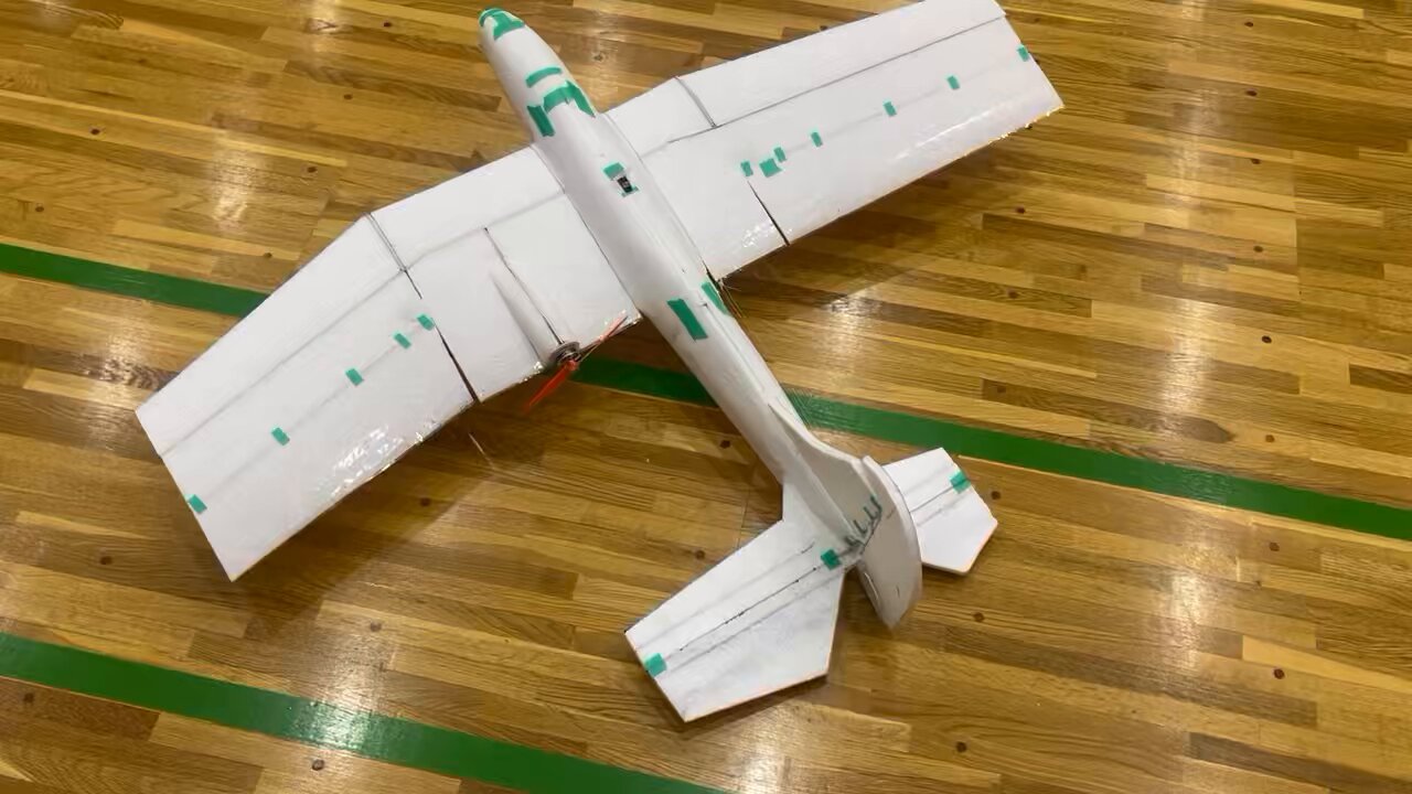 ♦ラジコン飛行機2台♦自作飛行機ともう一台は忘れました sddefault.jpg
