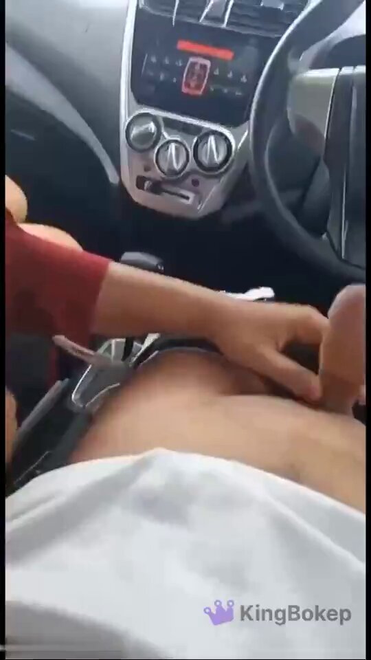 sepong di parkiran