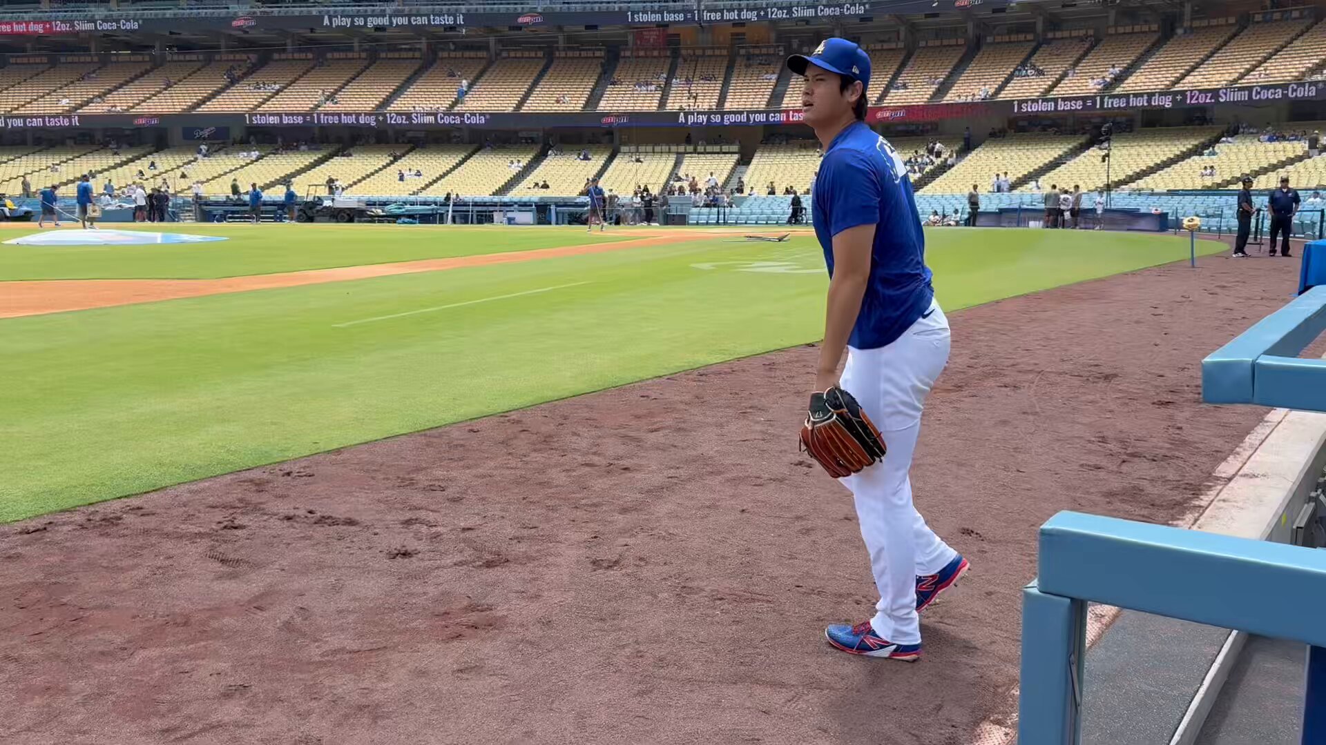 特大 等身大 ダルビッシュ MLB 球団支給 本物 球場バナー 野球 スポーツ MLB Japan - MLB Japan added a new photo.