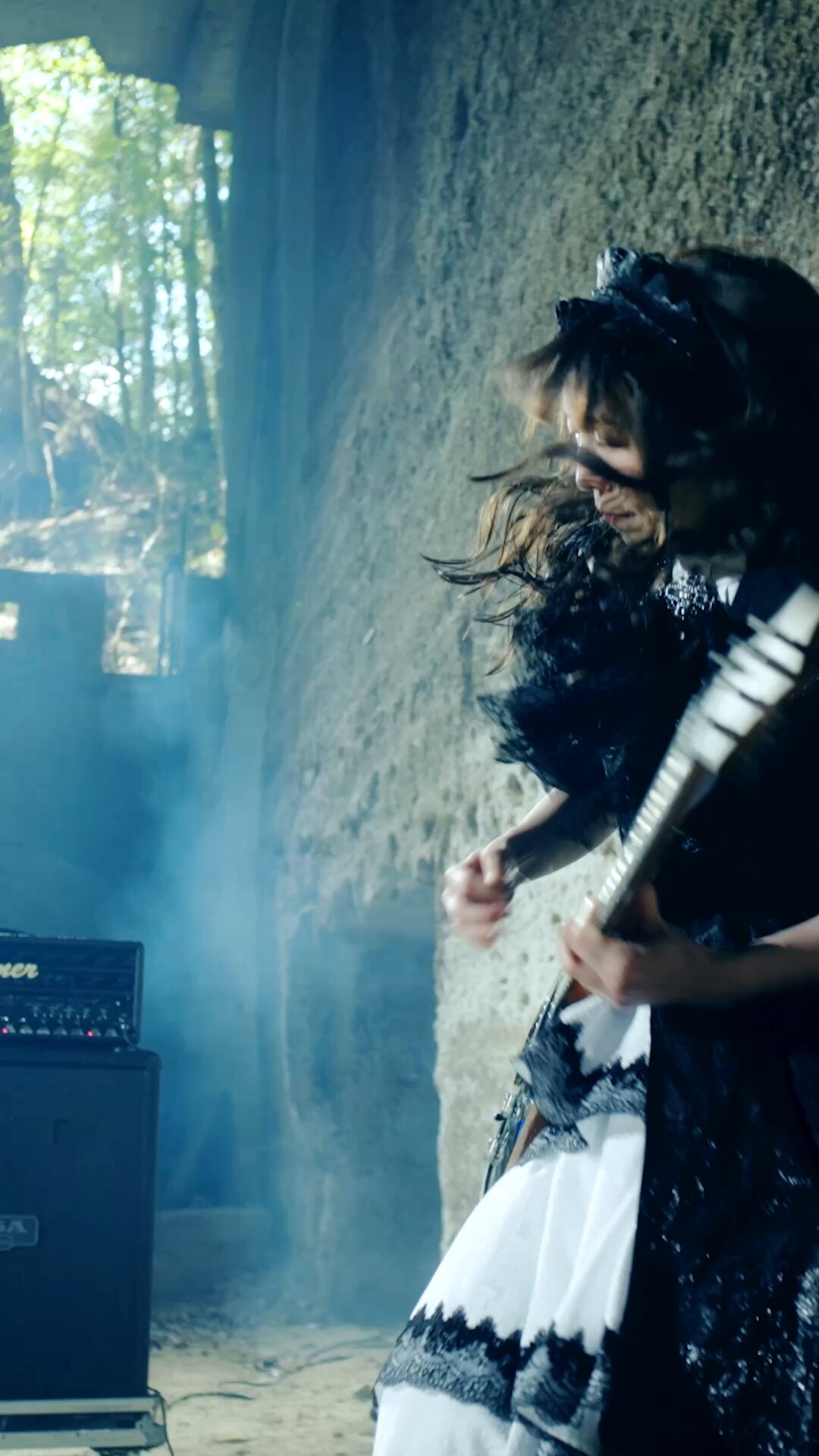 Band-maid 直筆サイン入りトレーディングカード SAIKI Amazon.co.jp: BAND-MAID 小鳩ミク 直筆サイン入り写真×本人