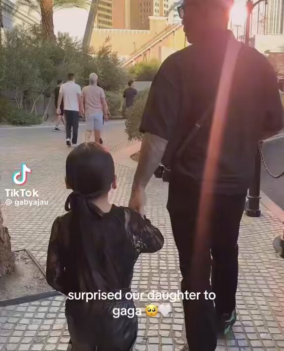 Yosh, kichik titties porno