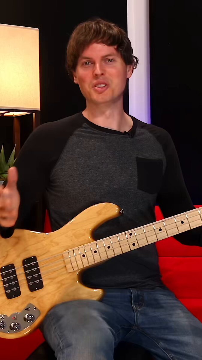 maple　笑主70点 Showing off maple burl with a piezo-only guitar. See the