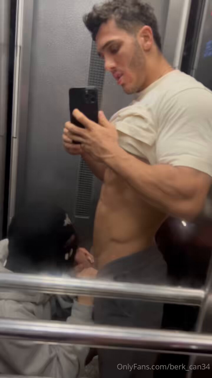🎥 MUSCULAR GAY PORN 🎞️ on X: Berk Can | Hot Muscular Turkey 🇹🇷 Fucks  Twink in Elevator t.co56sBwle9hi  X